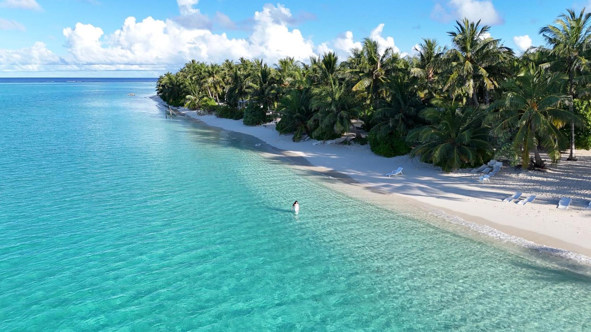 Blue Water Thoddoo Inn Bagian luar foto
