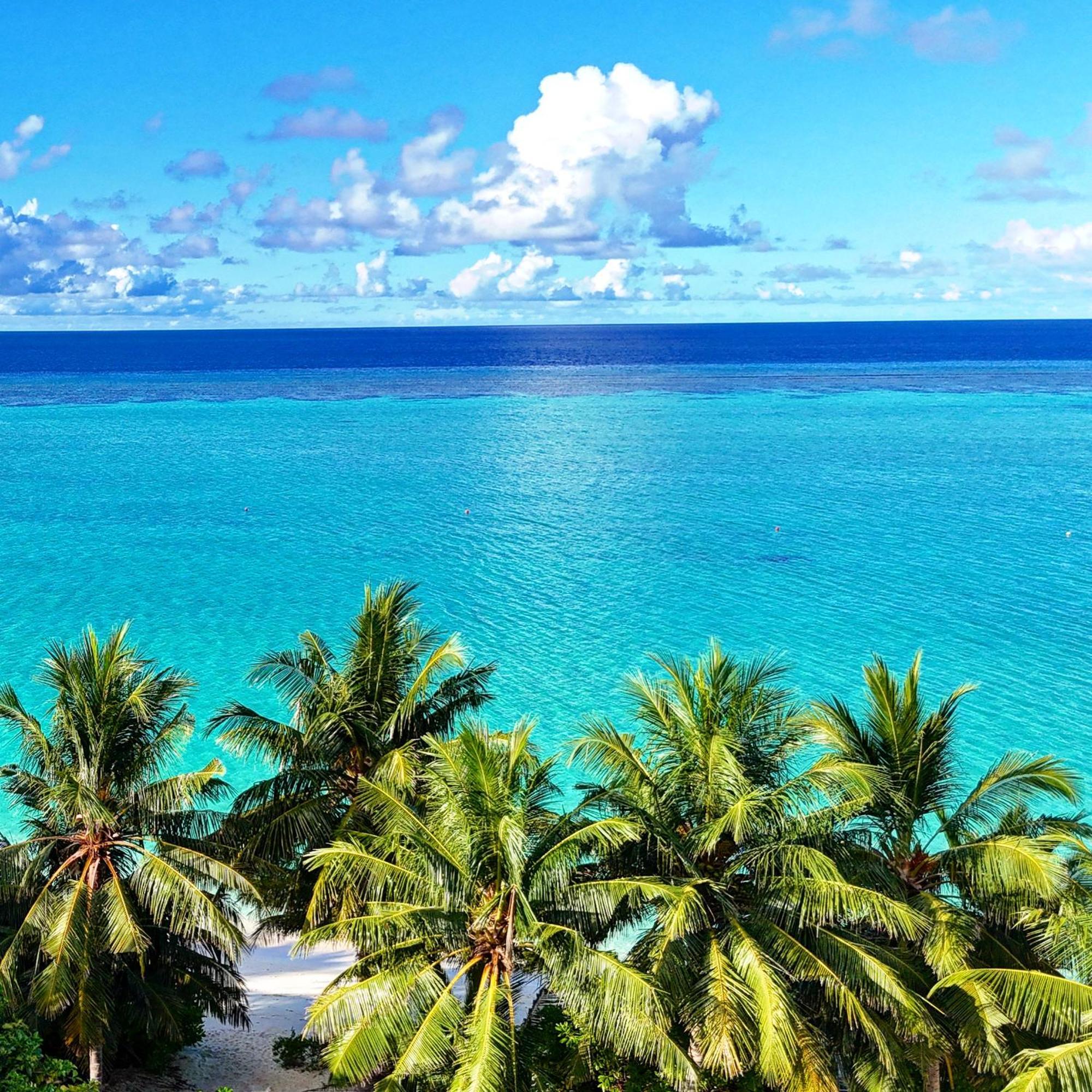 Blue Water Thoddoo Inn Bagian luar foto