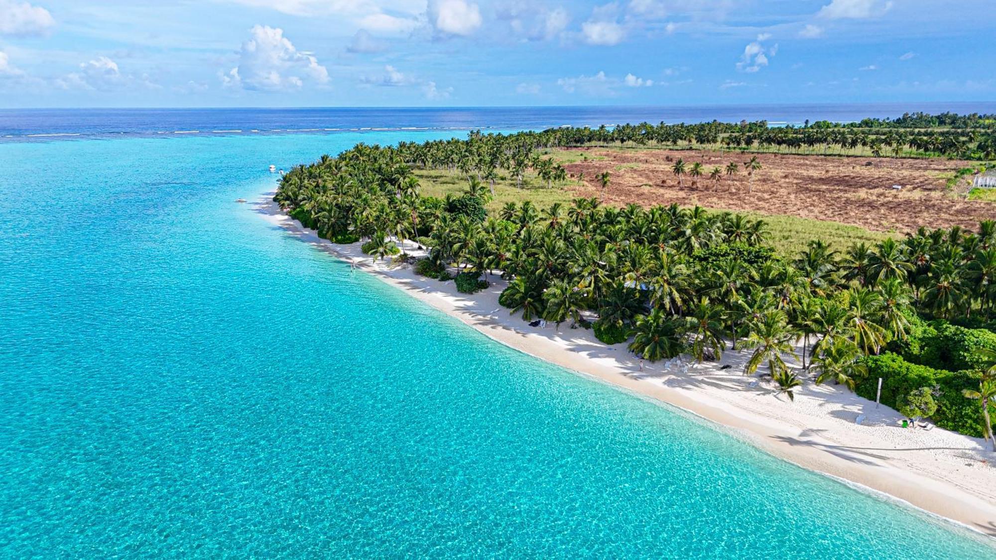Blue Water Thoddoo Inn Bagian luar foto