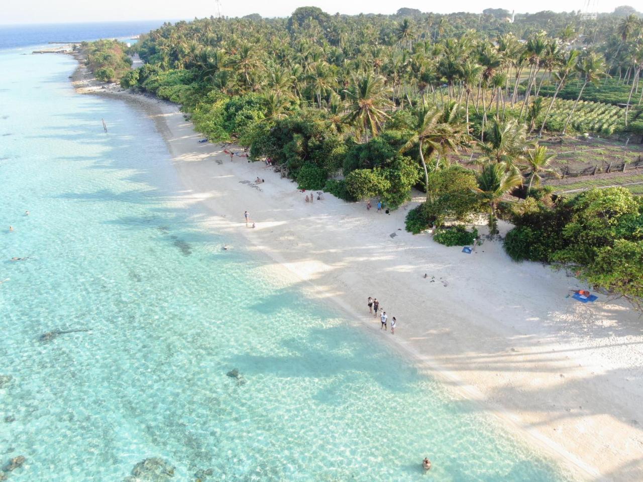 Blue Water Thoddoo Inn Bagian luar foto