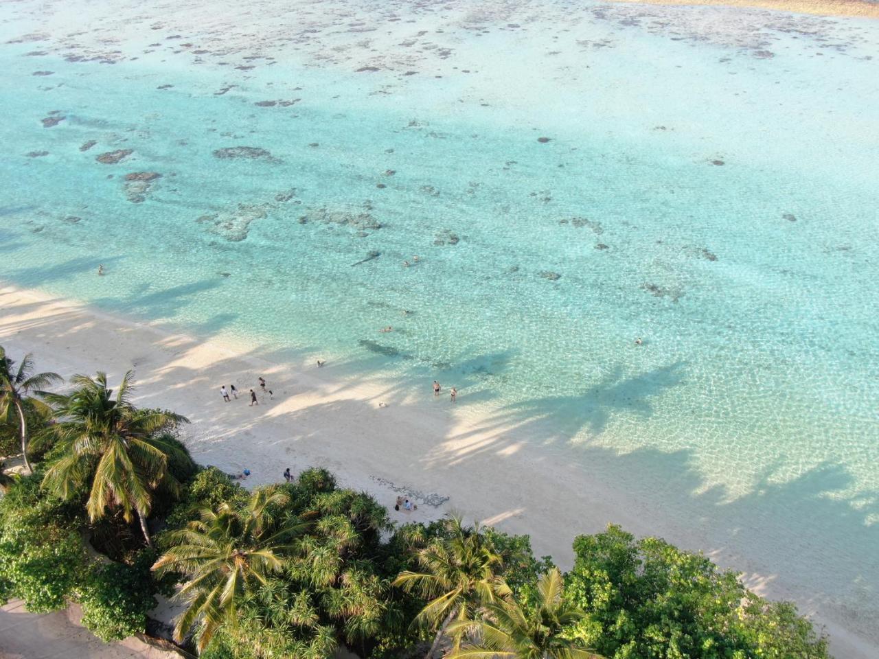 Blue Water Thoddoo Inn Bagian luar foto